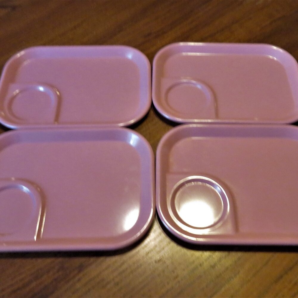 4 Vintage Rubbermaid Snack Trays